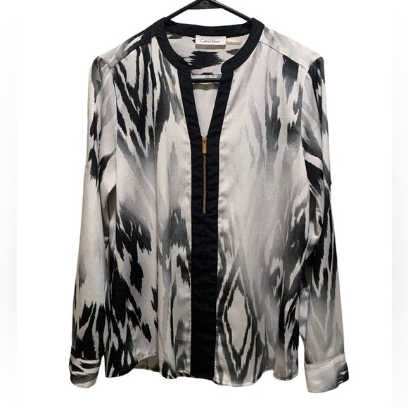 Calvin Klein Tops - Calvin Klein blouse. Black and white. Half Zipper V Neck. Long sleeve. Size S.